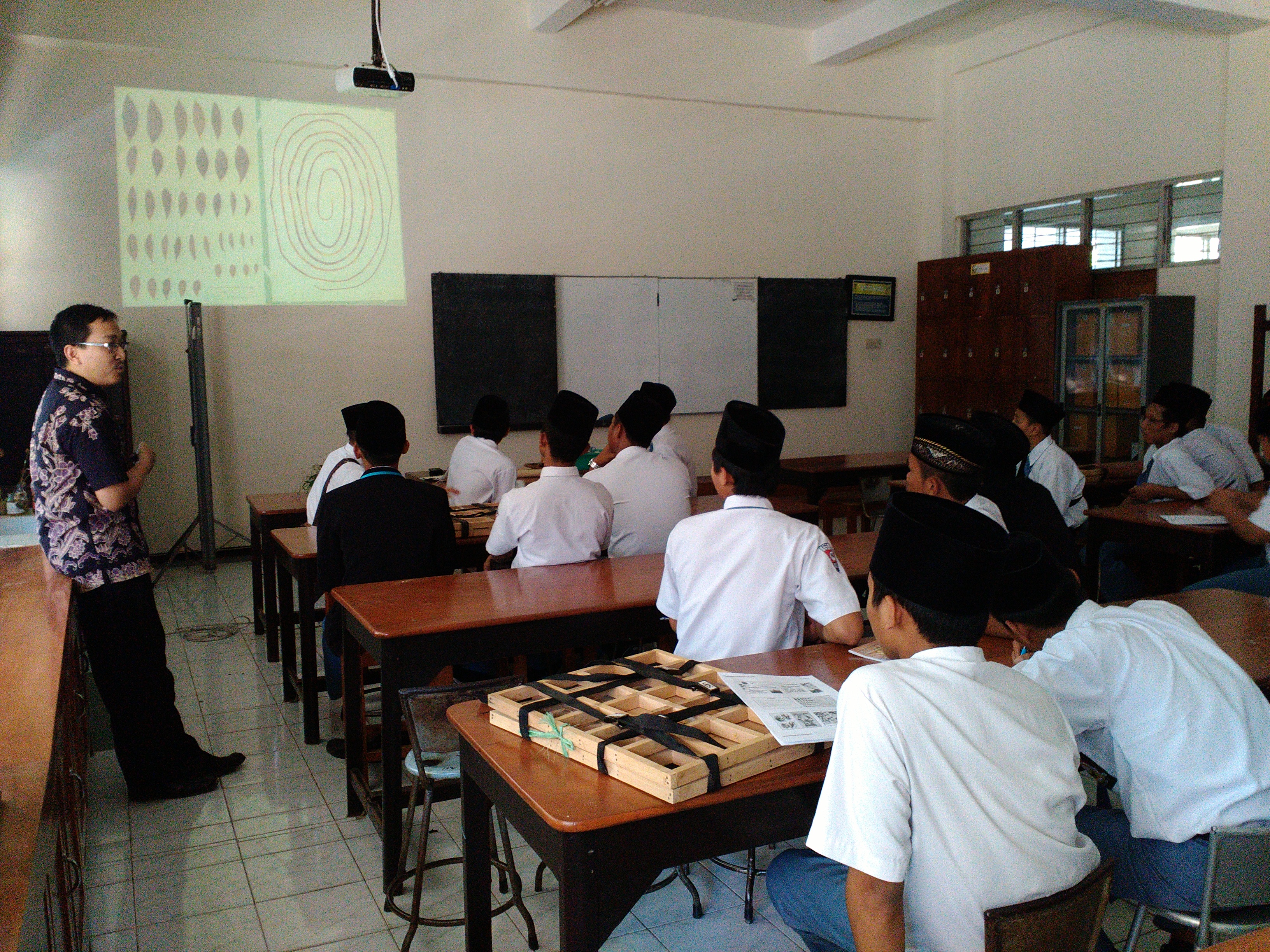 Pelatihan Herbarium kepada Siswa/i SMA